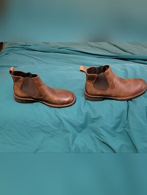 Born Men’s Tan Brown Chelsea Pull-On Boots
